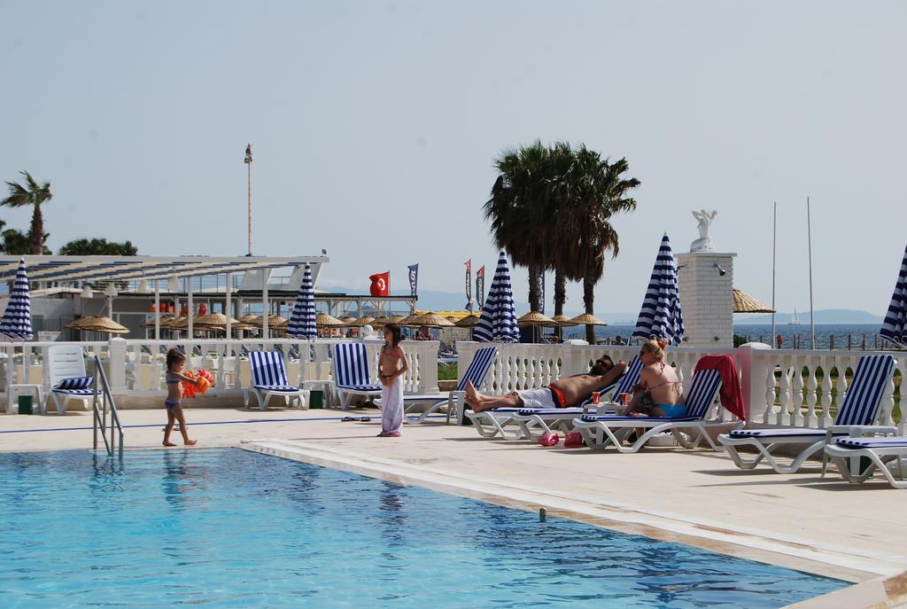 Club Blue White All Inclusive トゥルグトレイス エクステリア 写真